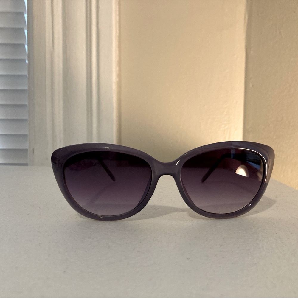 Vince Camuto Purple Sunglasses with case